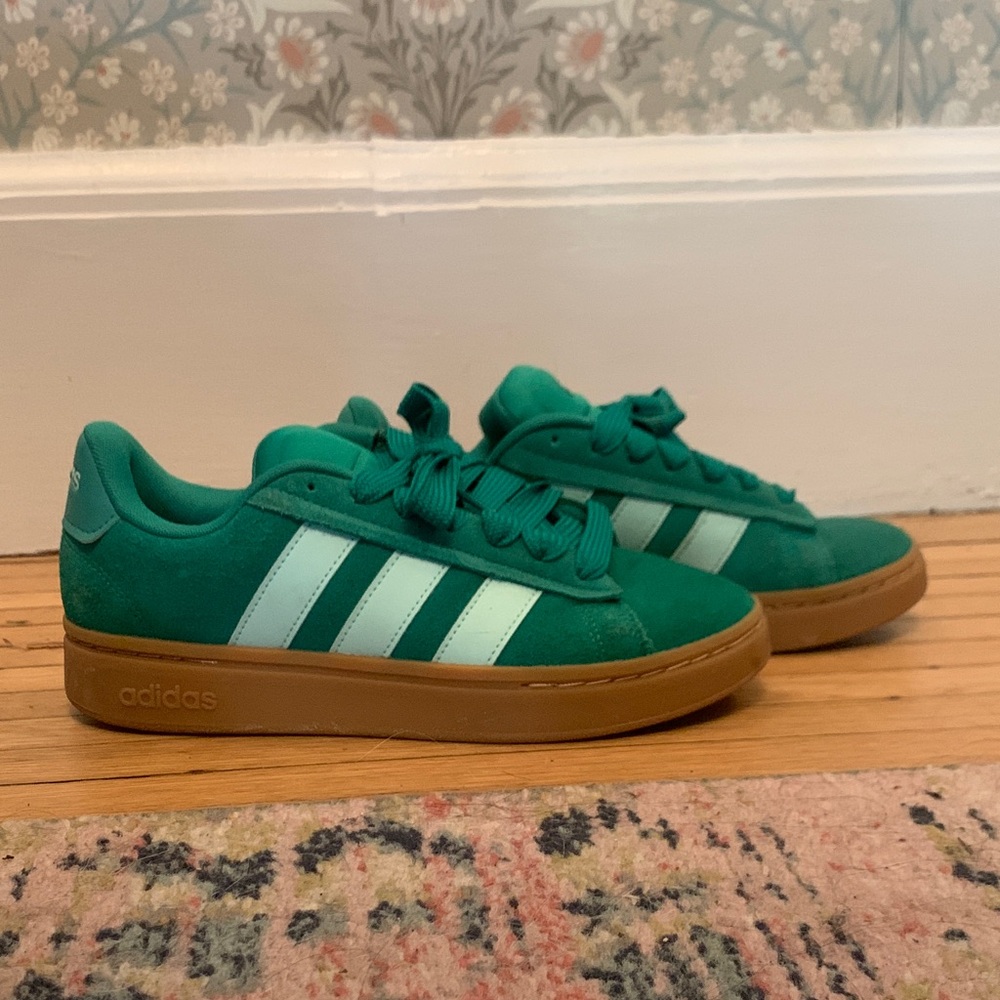 Adidas green women’s sneakers size 8.5